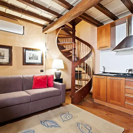 Lovely Flat Near Piazza Venezia *