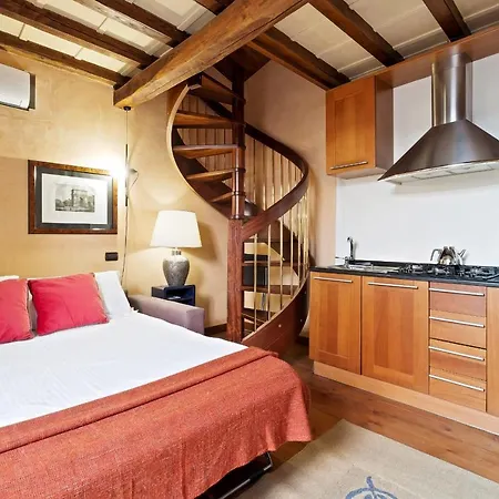 Lovely Flat Near Piazza Venezia